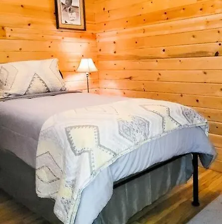 Comfy Log Cabin In Walking Distance Of Downtown Cody Extérieur photo