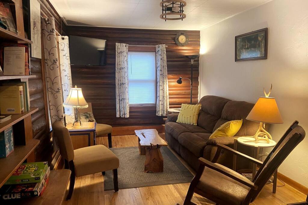 Hébergement de vacances Comfy Log In Walking Distance Of Downtown Cody