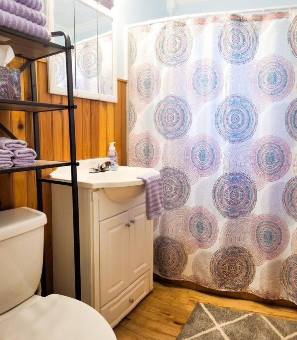 Comfy Log In Walking Distance Of Downtown Cody