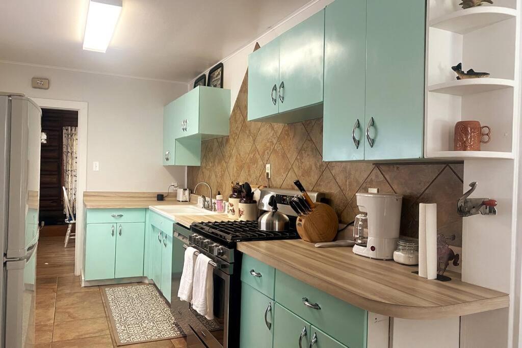 Hébergement de vacances Comfy Log In Walking Distance Of Downtown Cody